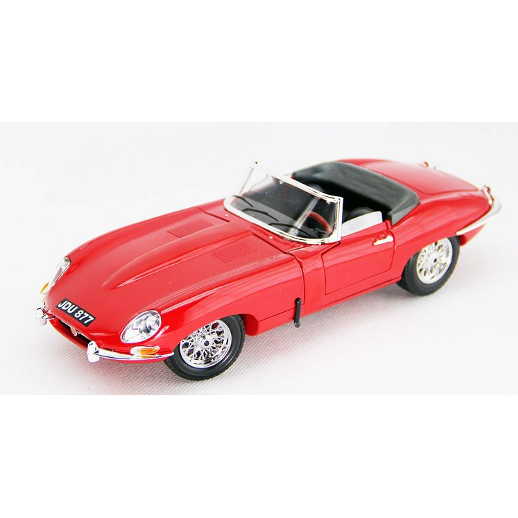 Bburago fém modellautó Jaguar E Cabrio 1:18 (18-12046) (12046)