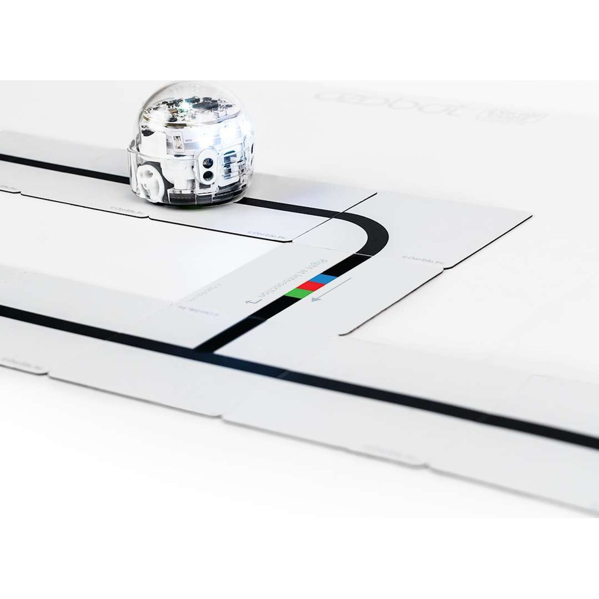 Ozobot 36 csempe színkód mágnes alapkészlet (OZO-035015-01)
