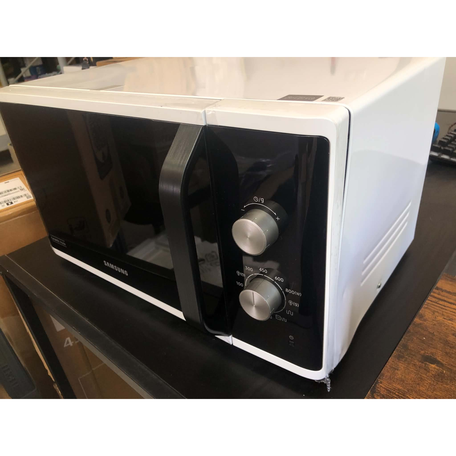 Cuptor cu microunde Samsung MG23K3614AW 23L 800W Alb DAMAGED!