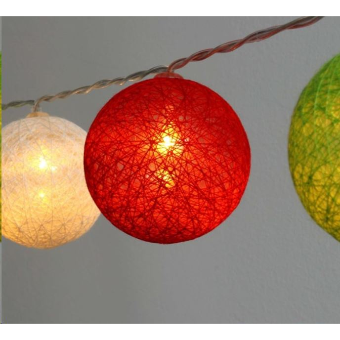 IRIS Gömb alakú 6cm/színes fonott/1,5m/piros-fehér-zöld/10db LED-es/USB-s fénydekoráció (104-16) (104-16)
