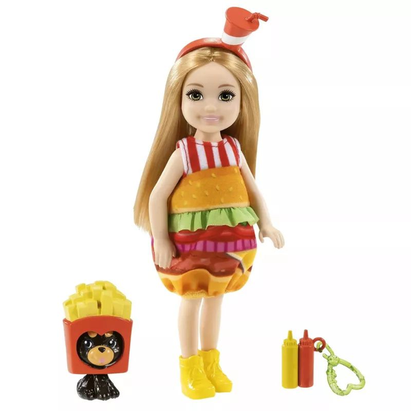 Mattel GHV69 Barbie Chelsea Club - Szőke baba hamburger jelmezben kiskutyával