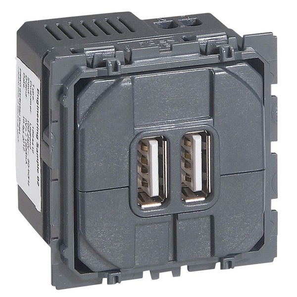 Legrand 067462 stikkontakt