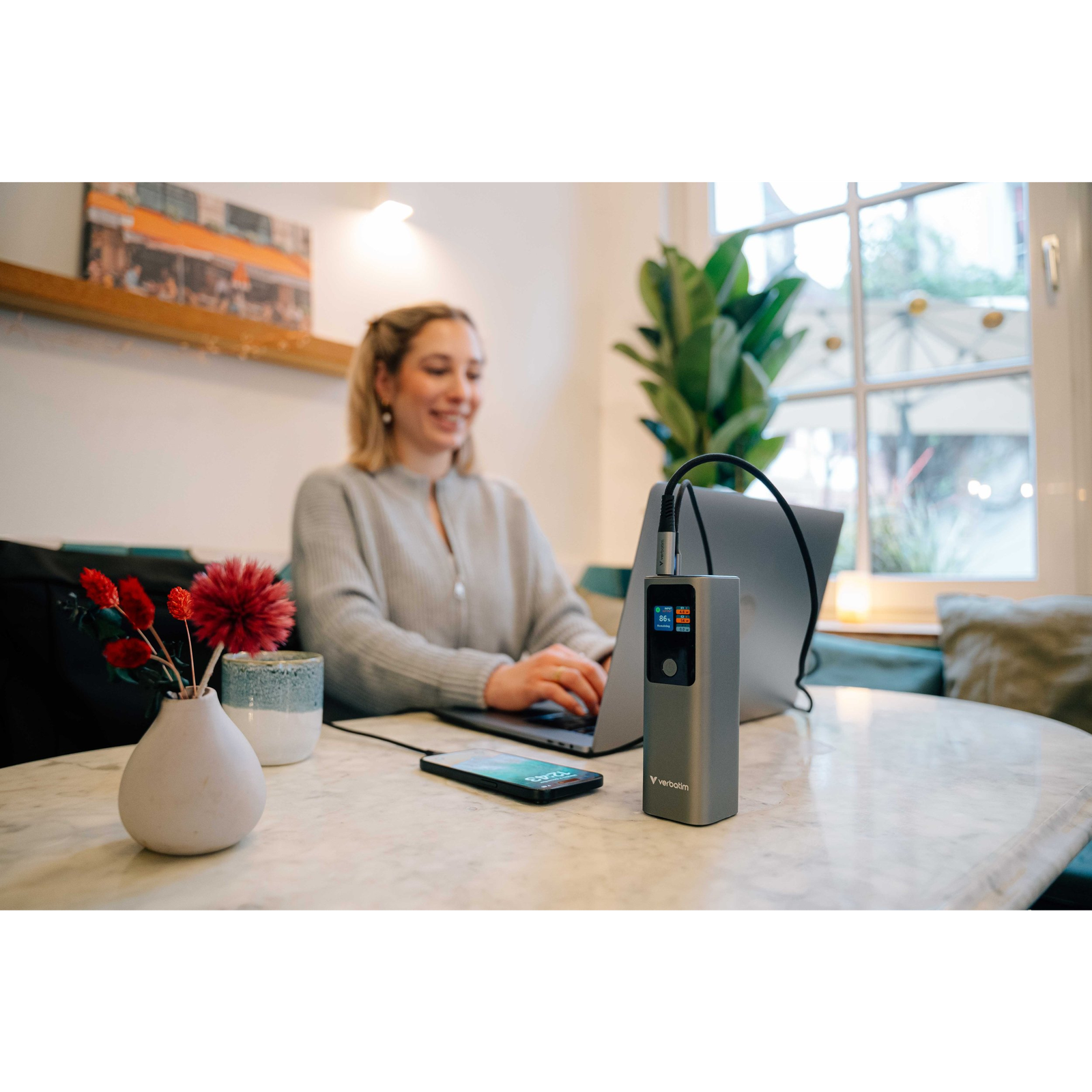 Verbatim Charge 'n' Go Mágneses Power Bank 10000mAh Vezeték nélküli Töltés (Charge �n� Go Power Bank)