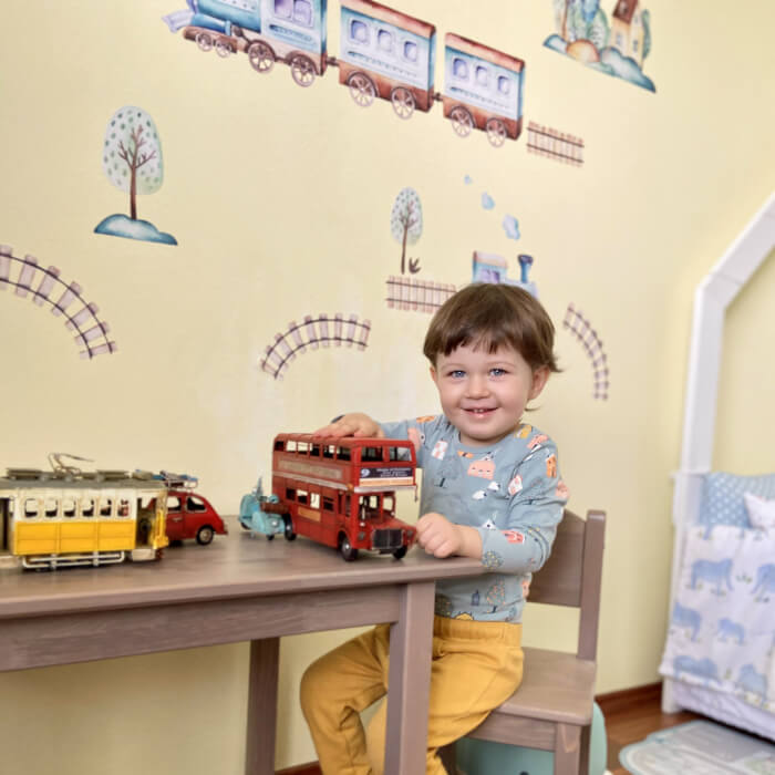 Falmatricák a vonatokról - kisfiú falmatrica (3681bf)