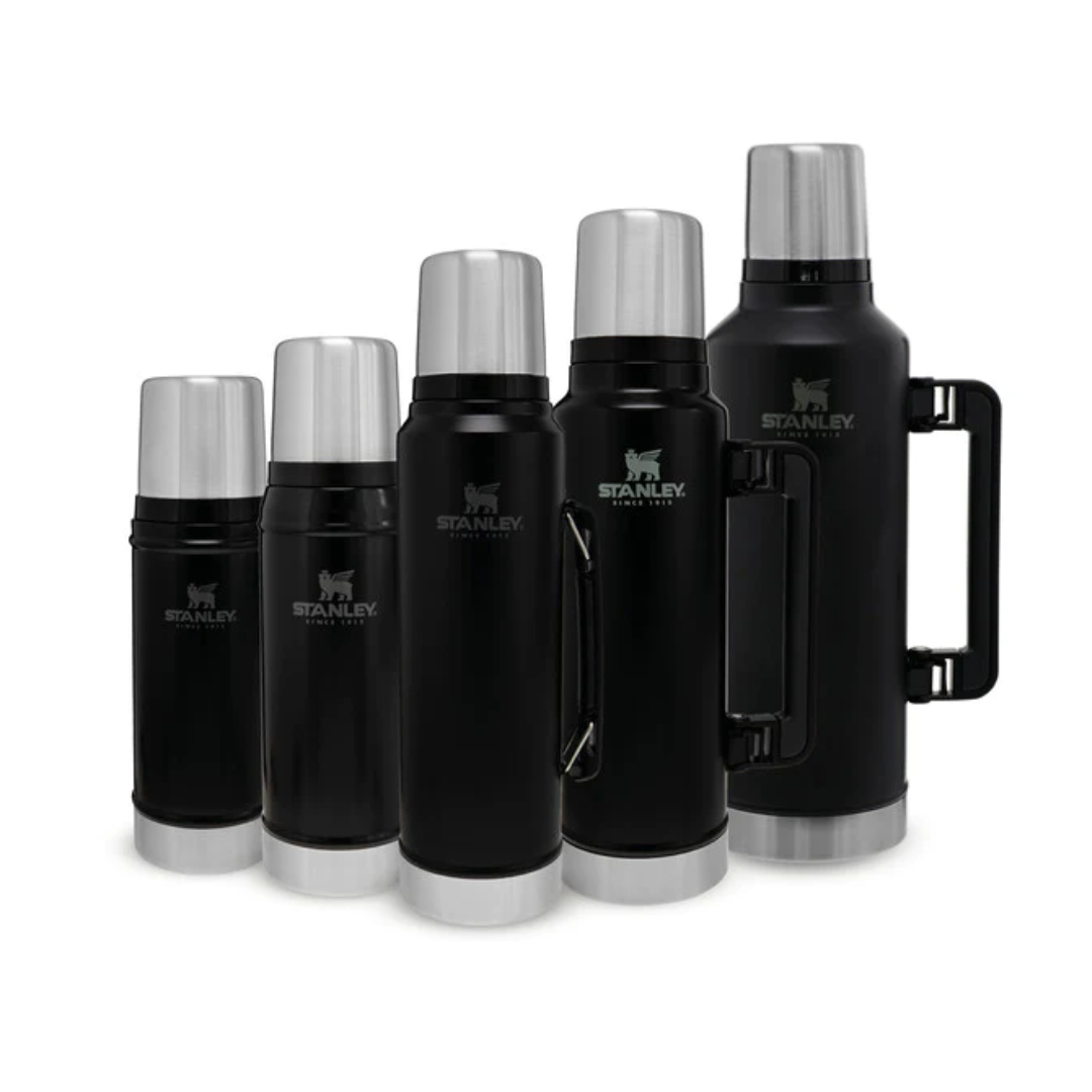 Stanley Legendary Classic 2.3L termosz - Matt fekete (10-07935-045)