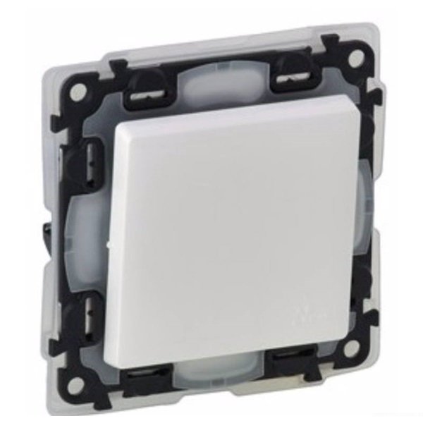 Legrand 752151 Valena Life IP44 fehér 1 pólusú kapcsoló (752151)