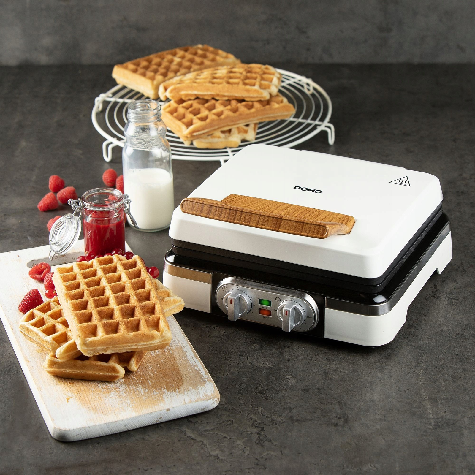 DOMO WAFFELEISEN POWDER WHITE Palacsintasütő Fehér (do9280w)