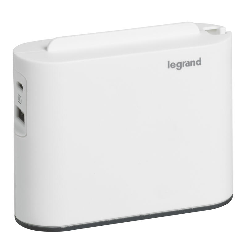 Dvojitý rozbočovač 2XP+USB bílo-černý legrand (049401)