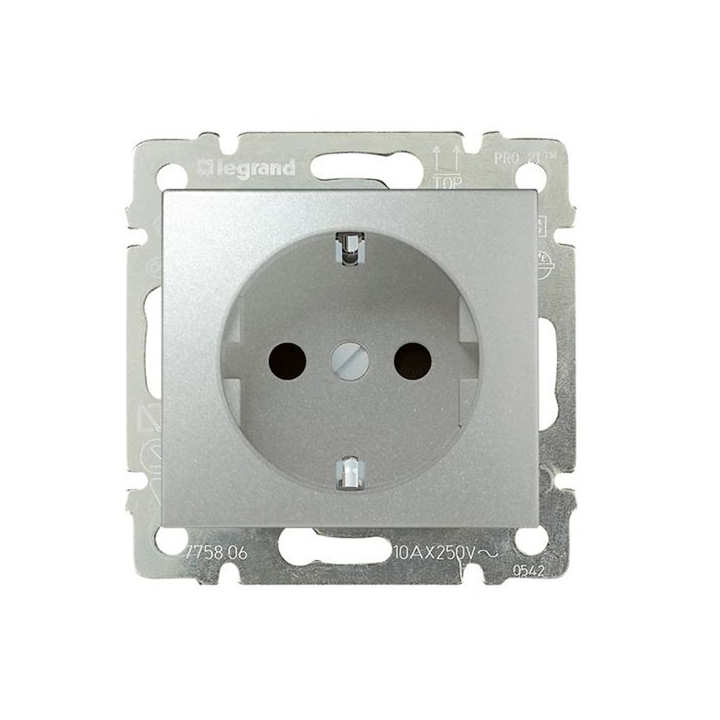 Legrand 770120 Valena 2P+F csatlakozós fali konnektor (770120)