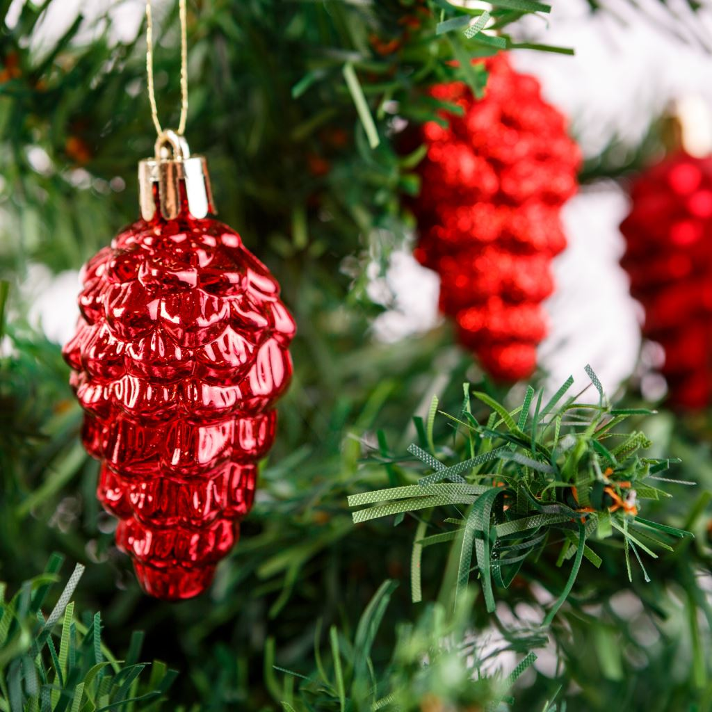 Family karácsonyfadísz szett piros tobozok 6cm, 6db / szett (58784C) (58784C)