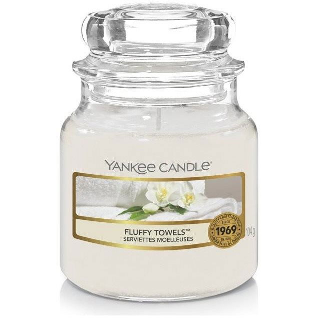YANKEE CANDLE Classic Fluffy Towels, kisméretű, 104 gramm (5038580004441)