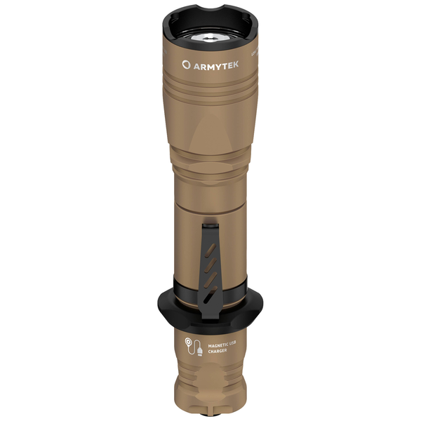 ArmyTek Dobermann Pro Magnet USB Sand Warm LED Kézilámpa Csuklópánt, Tokkal Akkuról üzemeltetett 1400 lm 164 g (F07501WS)