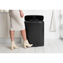 Brabantia Bo Pedal Bin pedálos szelektív hulladékgyűjtő szagmentesen záródó Soft-Close fedél, műanyag tartály, 2x30L - O méret, acél, matt fekete - 211508