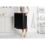 Brabantia Bo Pedal Bin pedálos szelektív hulladékgyűjtő szagmentesen záródó Soft-Close fedél, műanyag tartály, 2x30L - O méret, acél, matt fekete - 211508
