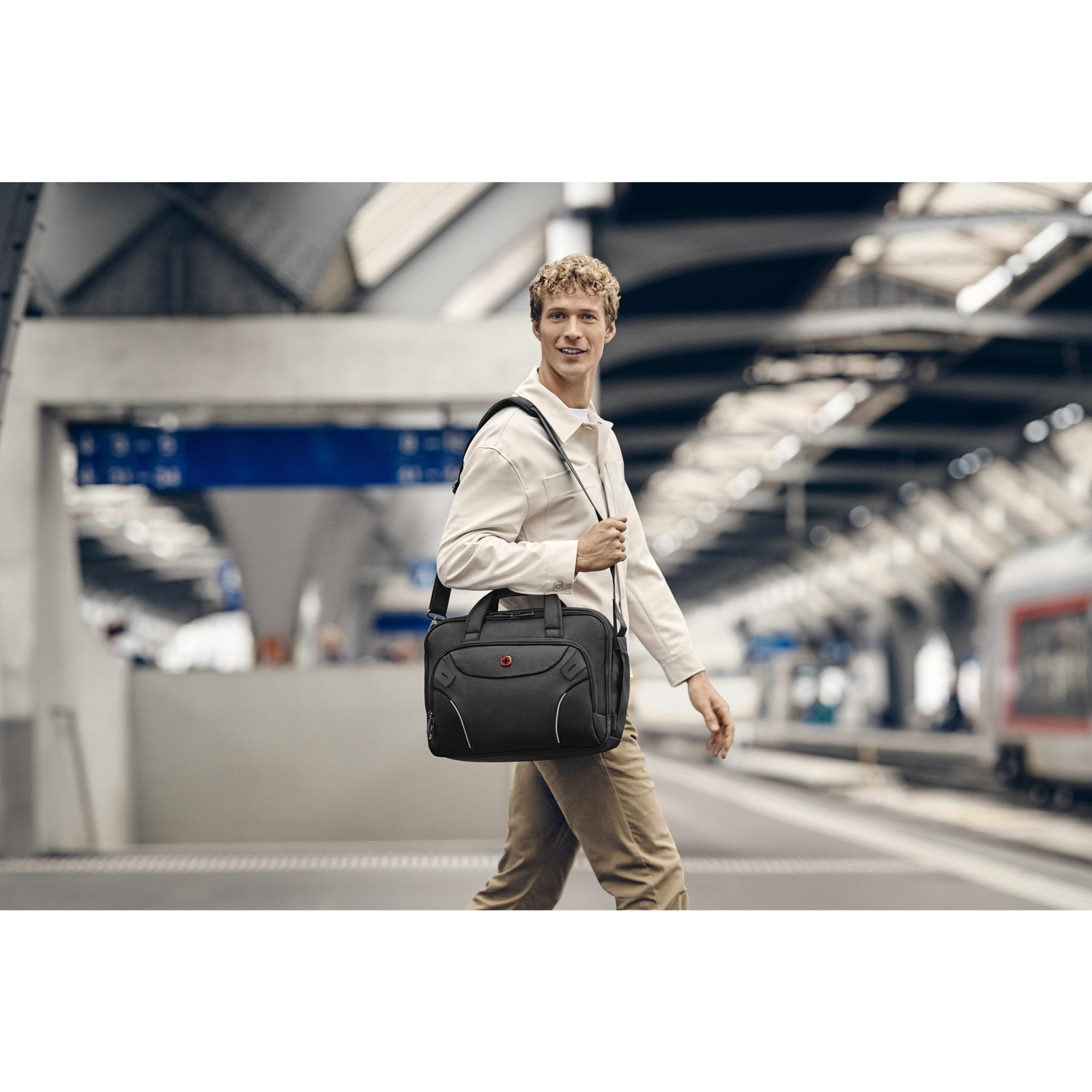 Wenger Cosmic 14" - 16" Laptop táska - Fekete (653497)