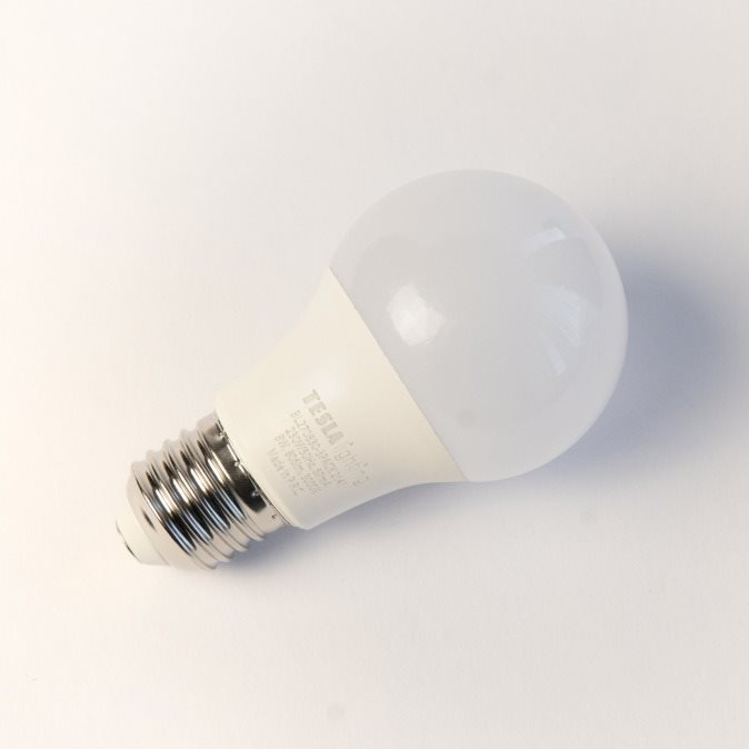 Tesla - LED izzó BULB E27, 8 W, 230 V, 806 lm, 25000 h, 3000K meleg fehér, 220°, 5 db a csomagban (BL270830-5PACK)