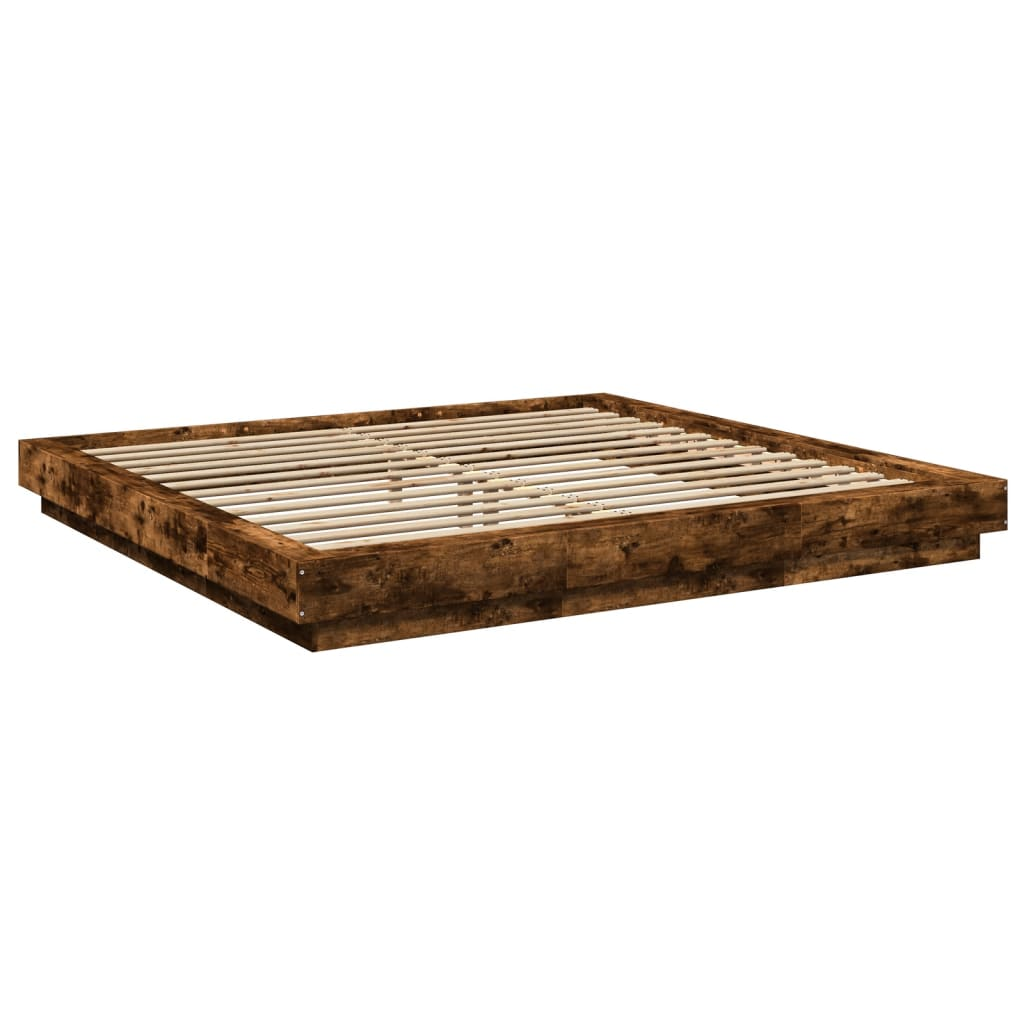 füstös tölgy színű szerelt fa ágykeret LED-del 200 x 200 cm (3281074)