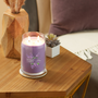 Yankee Candle vonná svíčka Signature ve skle velká Lilac Blossoms 567g