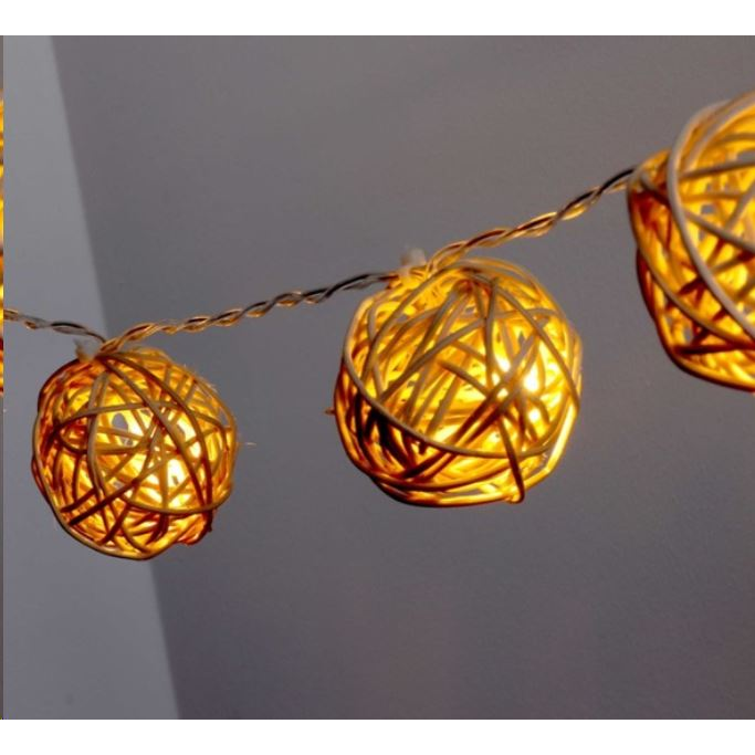 IRIS Gömb alakú fonott/rattan/1,5m/meleg fehér/10db LED-es/3xAA elemes fénydekoráció (102-01) (102-01)