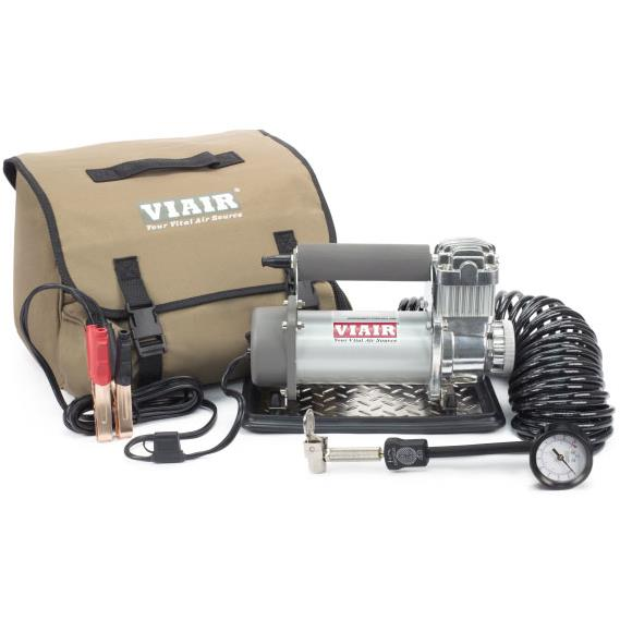 VIAIR 400P Hordozható kompresszor gumiabroncsok felfújásához 35" méretig, 12V-os feszültséggel (40043CE)