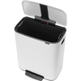 Brabantia Bo Pedal Bin pedálos hulladékgyűjtő szagmentesen záródó Soft-Close fedél, műanyag tartály, 60L - M méret, acél, fehér - 211300