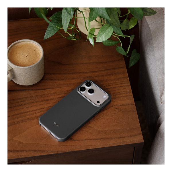Apple Beats iPhone 17 Pro Max Case with MagSafe and Camera Control — Granite Gray (MGJD4LL/A)
