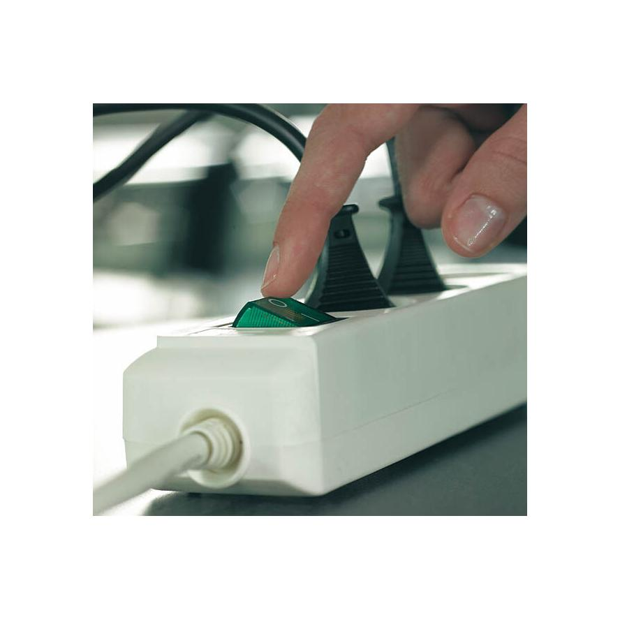 Brennenstuhl Eco-Line 220V hálózati elosztó 10 aljzatos 3.0m - Fekete (1159300010)