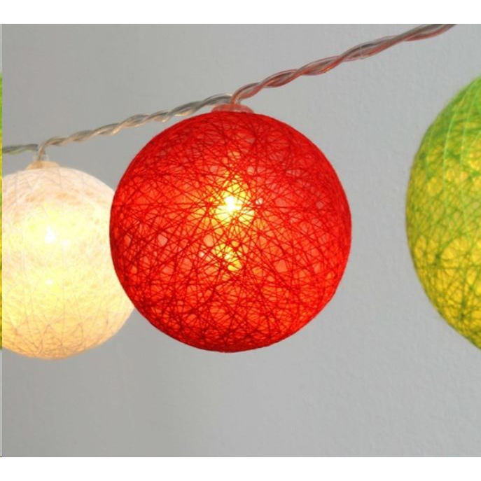 IRIS Gömb alakú 6cm/színes fonott/3m/piros-fehér-zöld/20db LED-es/USB-s fénydekoráció (104-32) (104-32)