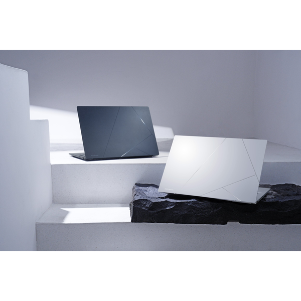 ASUS Zenbook 14 OLED UX3405CA-PP269W Intel Core Ultra 9 285H Ноутбук 35,6 см (14") 3K 32 GB LPDDR5x-SDRAM 1 TB SSD Wi-Fi 7 (802.11be) Windows 11 Home Сребърен