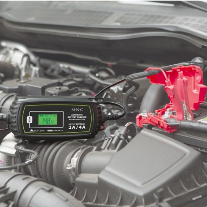 M.N.C 55784C Autós Akkumulátor Töltő 4A 230V (55784C)