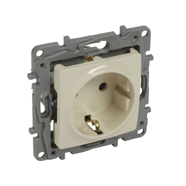 Legrand Niloé 764639 2P+F 1 csatlakozós fali konnektor (764639)