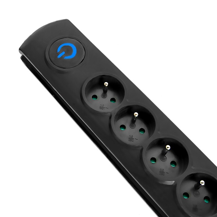 Qoltec 50114 túlfeszültségvédő 8 aljzatos 220V elosztó 3.0m - Fekete (50114)