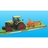 Traktor z maszyną rolniczą EDUKAMP