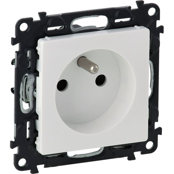 Legrand Valena Life jednozásuvka 2P+Z biela