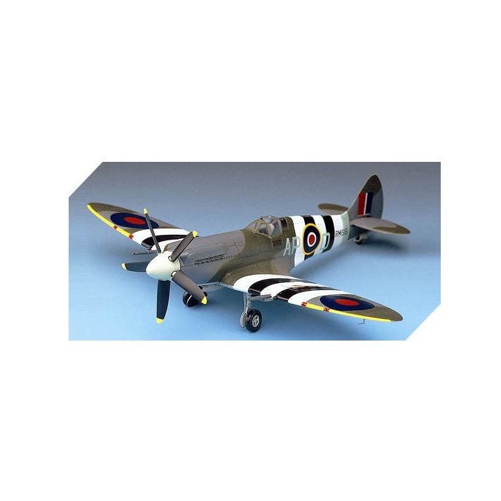 Academy Supermarine Spitfire Mk XIV C vadászrepülőgép műanyag modell (1:48) (MA-12274)