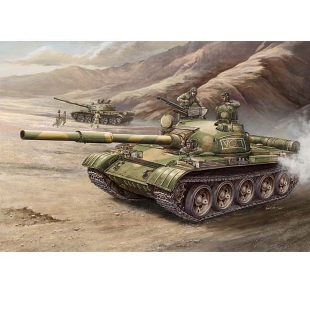 Trumpeter 00377 T-62 M od 1972 Orosz tank műanyag modell (1:35) (MTR-00377)