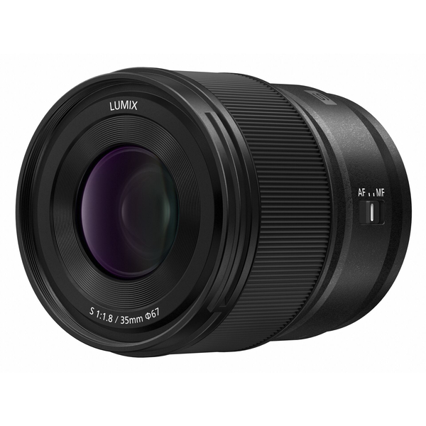 Panasonic Lumix S 35mm f/1.8 lens