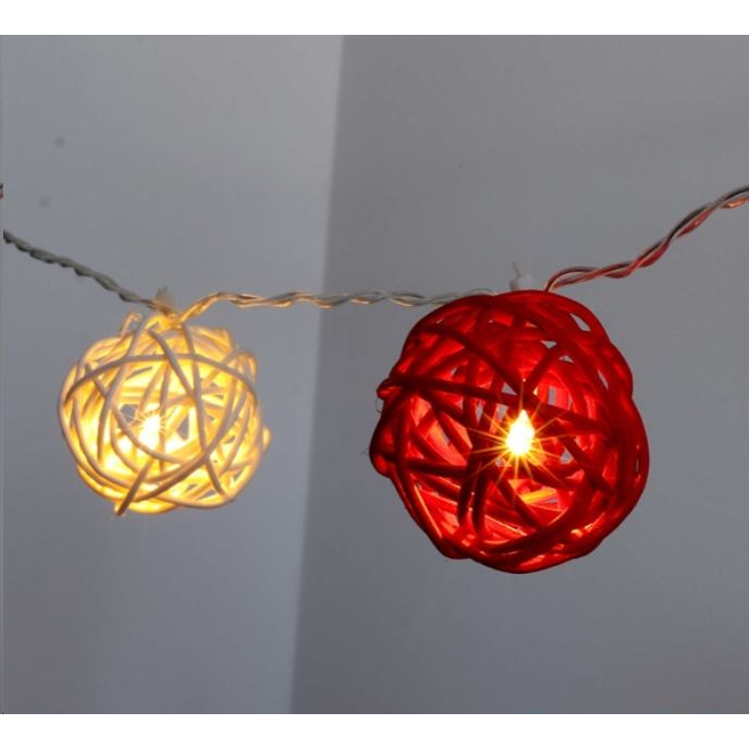 IRIS Gömb alakú fonott/rattan/4m/fehér + piros/20db LED-es/3xAA elemes fénydekoráció (101-07) (101-07)