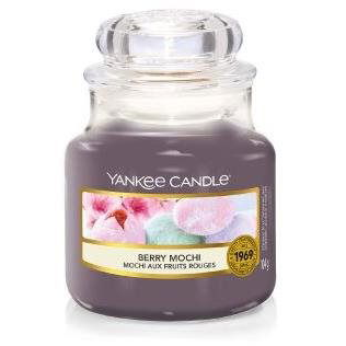 YANKEE CANDLE Berry Mochi 104 g (5038581134185)